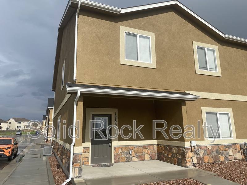 Townhouse for rent at 1886 Sandtoft Heights, Colorado Springs, CO 80951