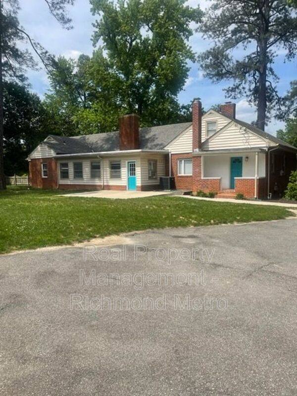House for rent at 5701 Monument Ave, Richmond, VA 23226