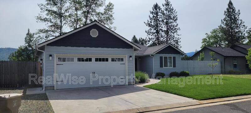 House for rent at 1775 Daffodil Lane, Grants Pass, OR 97526