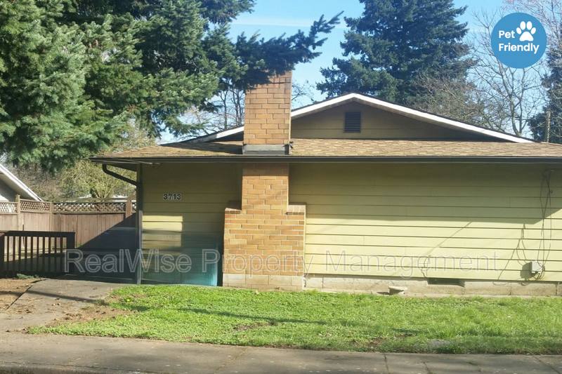 Apartment for rent at 3713 L St, Vancouver, WA 98663