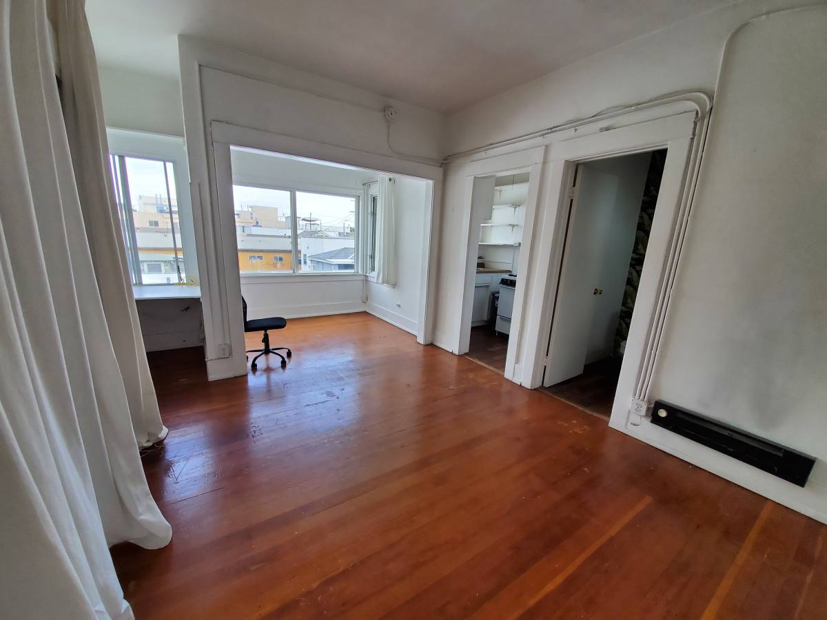 Apartment for rent at 30 Dudley Ave #16, Venice, CA 90291