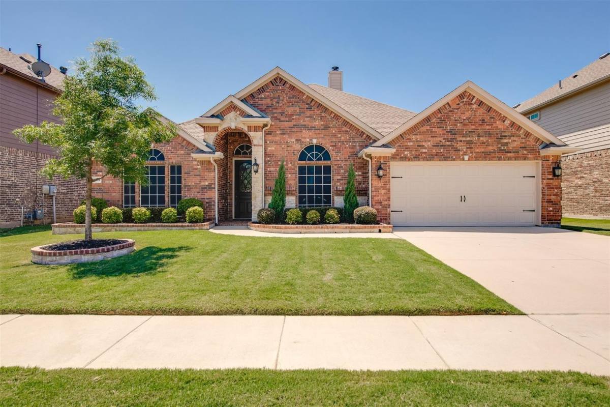 House for rent at 9801 Saltbrush St, Fort Worth, TX 76177