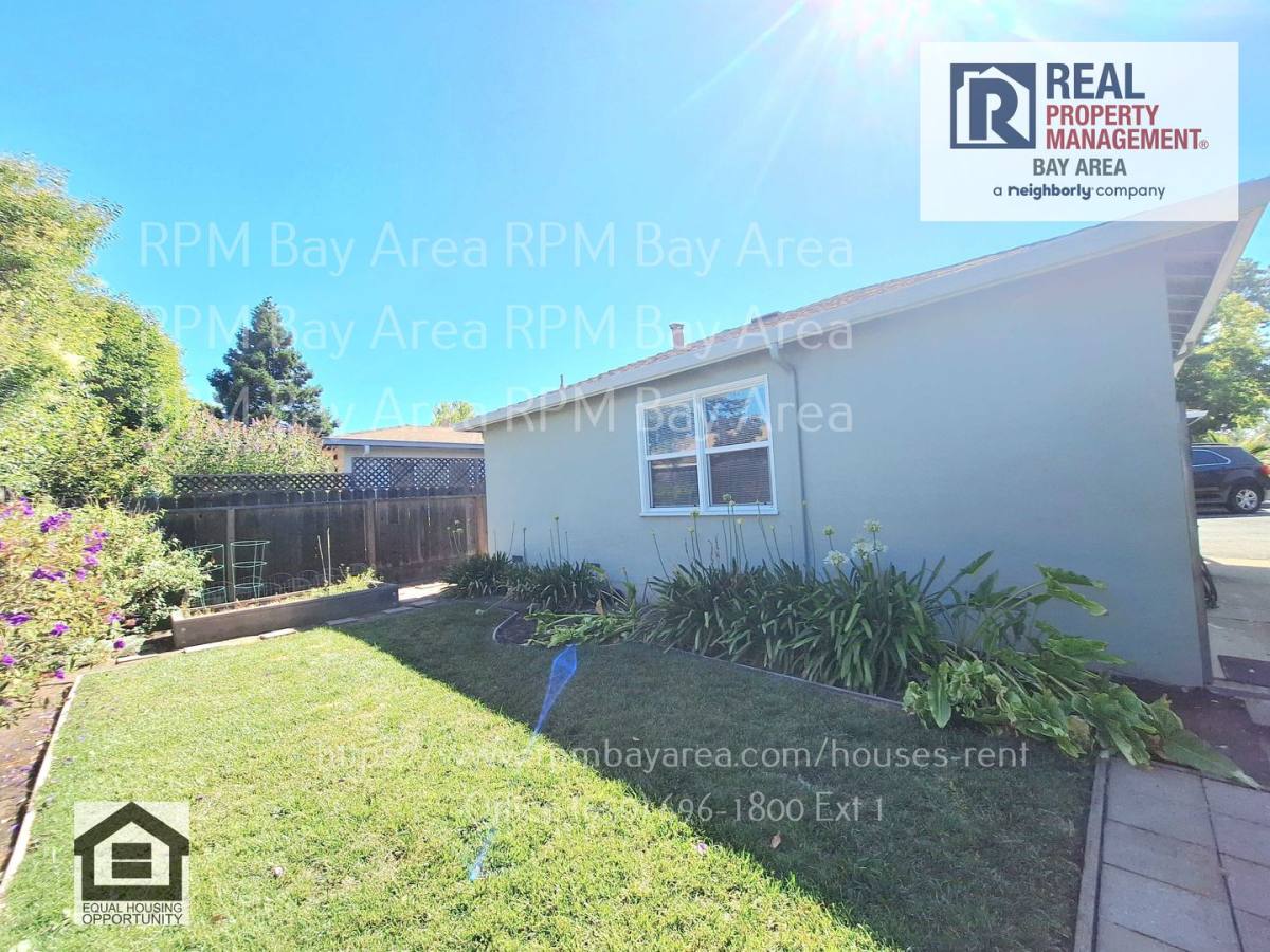 941-943 15th Ave, Redwood City, CA 94062