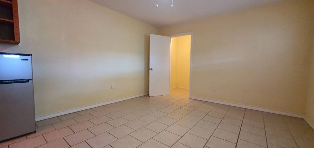 Apartment for rent at 16 E Ave, San Angelo, TX 76903