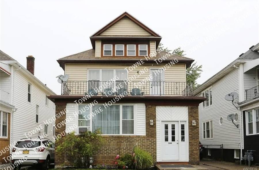 Apartment for rent at 306 Hartwell Rd #1, Buffalo, NY 14216