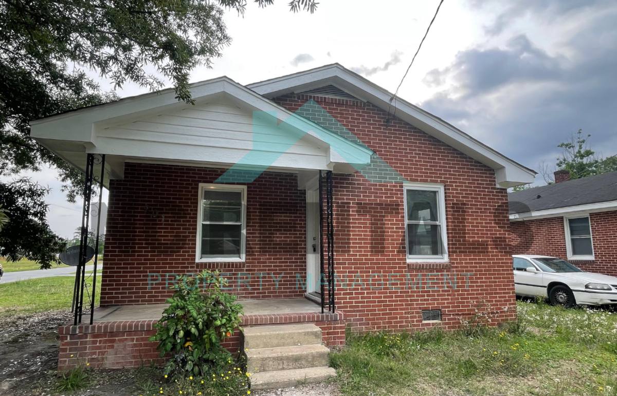 House for rent at 901 4th St, Goldsboro, NC 27534