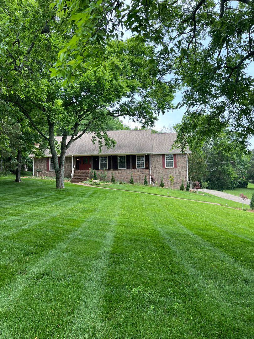 House for rent at 818 Curtis Dr, Nashville, TN 37207