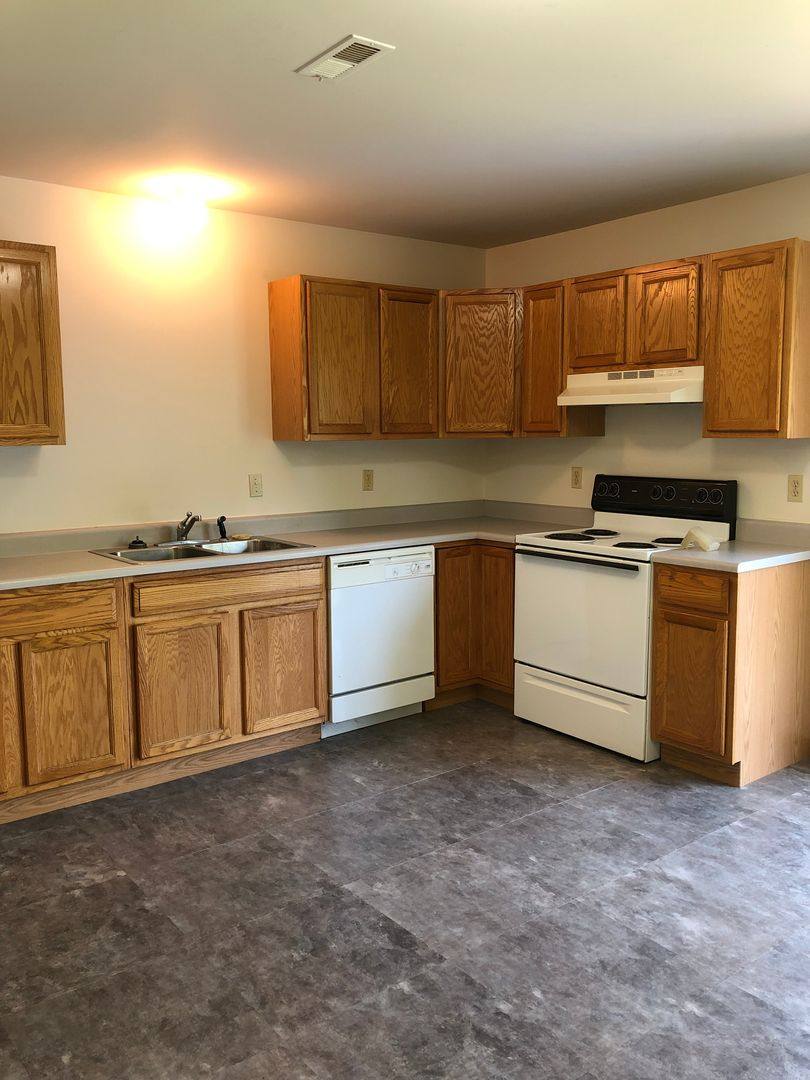 Townhouse for rent at 401 Briden, Warrenton, MO 63383