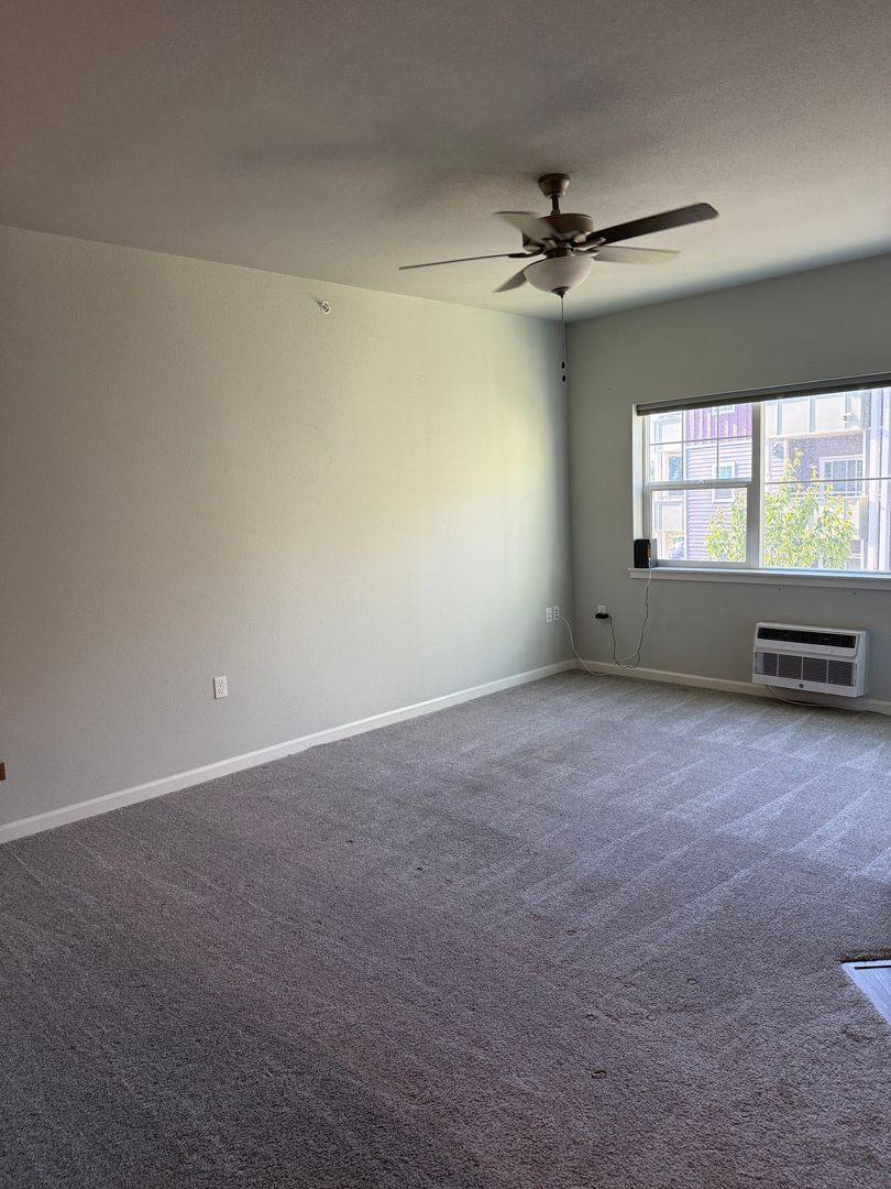 Apartment for rent at 875 Village Loop, Lebanon, OR 97355
