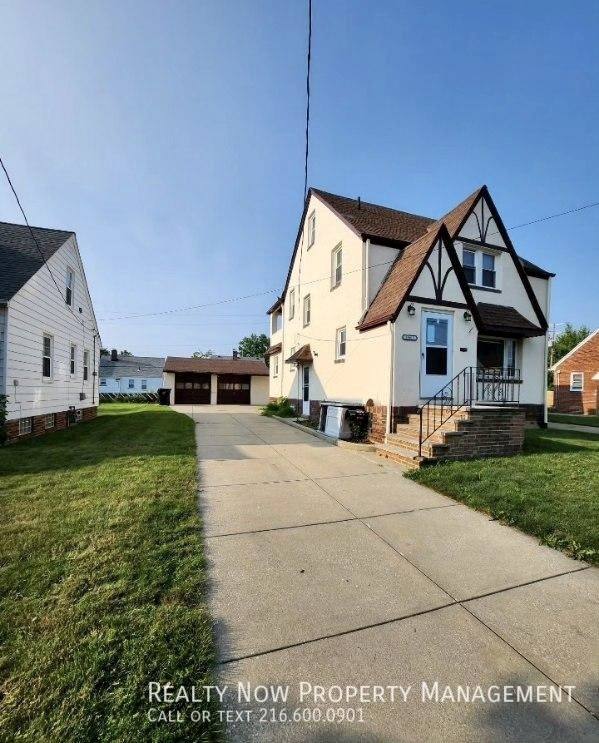 Apartment for rent at 19417 Mohawk Ave #1, Cleveland, OH 44119