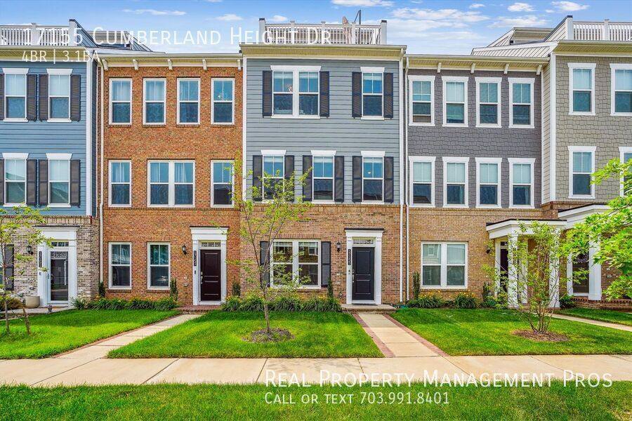 Townhouse for rent at 17155 Cumberland Height Dr, Dumfries, VA 22026