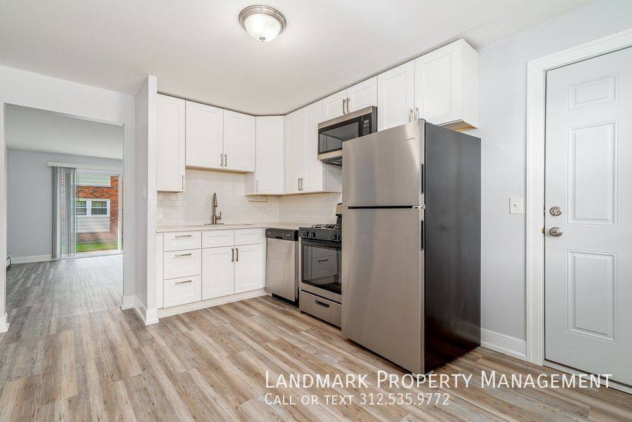 Apartment for rent at 9825 El Cameno Lane #1E, Orland Park, IL 60462