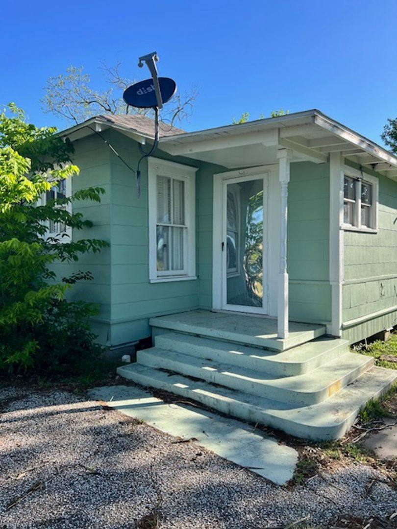 House for rent at 20748 FM, Wadsworth, TX 77483