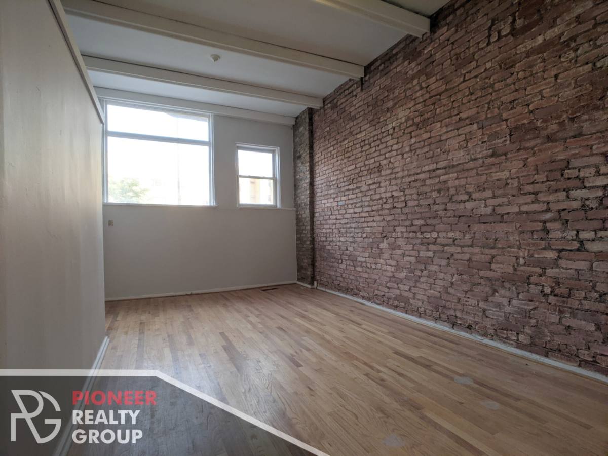 Apartment for rent at 3544 N Halsted St #1F, Chicago, IL 60657