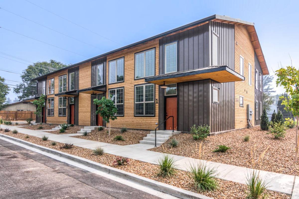 Apartment for rent at 704 SW 15th St Units 1-4, Redmond, OR 97756