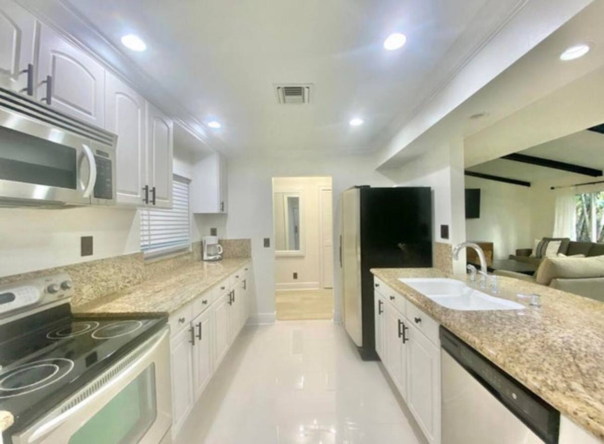 House for rent at 556 SW 24th Ave, Boynton Beach, FL 33435