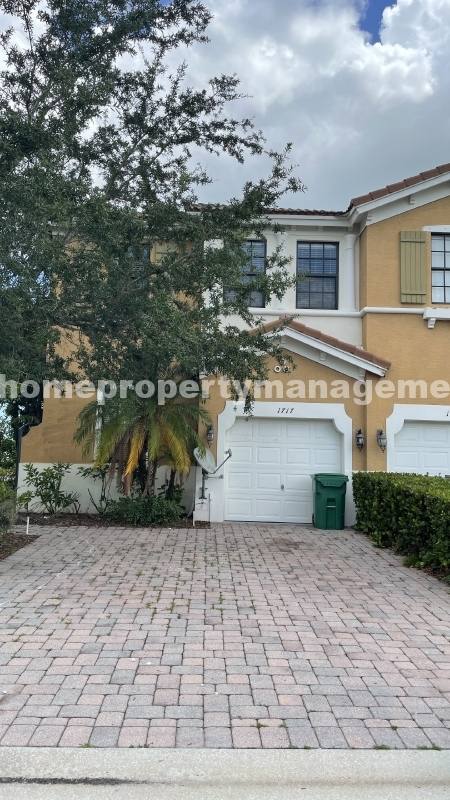 Townhouse for rent at 1717 SW Umbria St, Port Saint Lucie, FL 34953