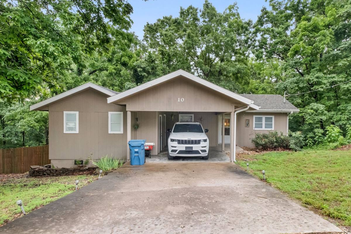 House for rent at 10 Selkirk Dr, Bella Vista, AR 72715