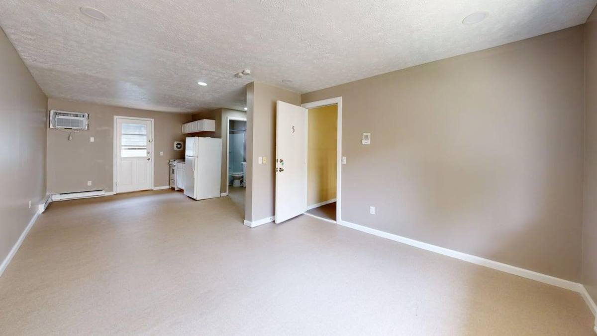 Apartment for rent at 1315 Logan Ave NW, Canton, OH 44703
