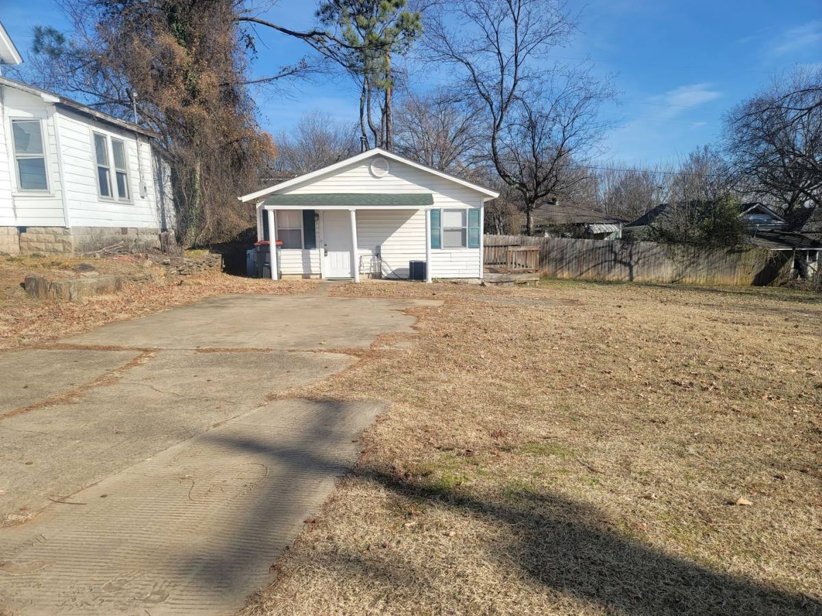 House for rent at 216 Fayetteville Rd, Van Buren, AR 72956