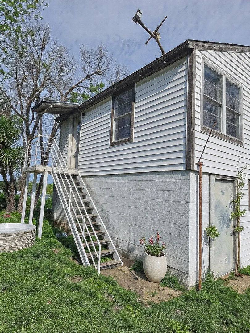 Apartment for rent at 316 Bush Dr, Whitney, TX 76692