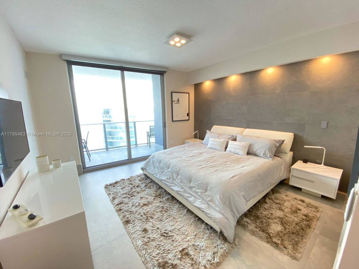 Condo for rent at 488 NE 18th St #3911, Miami, FL 33132
