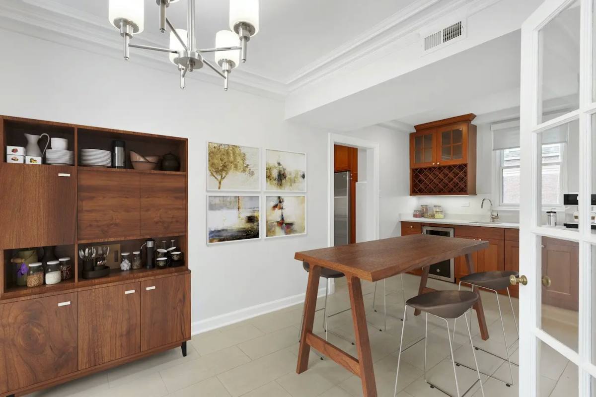 House for rent at 3240 N Lake Shore Dr #10C, Chicago, IL 60657