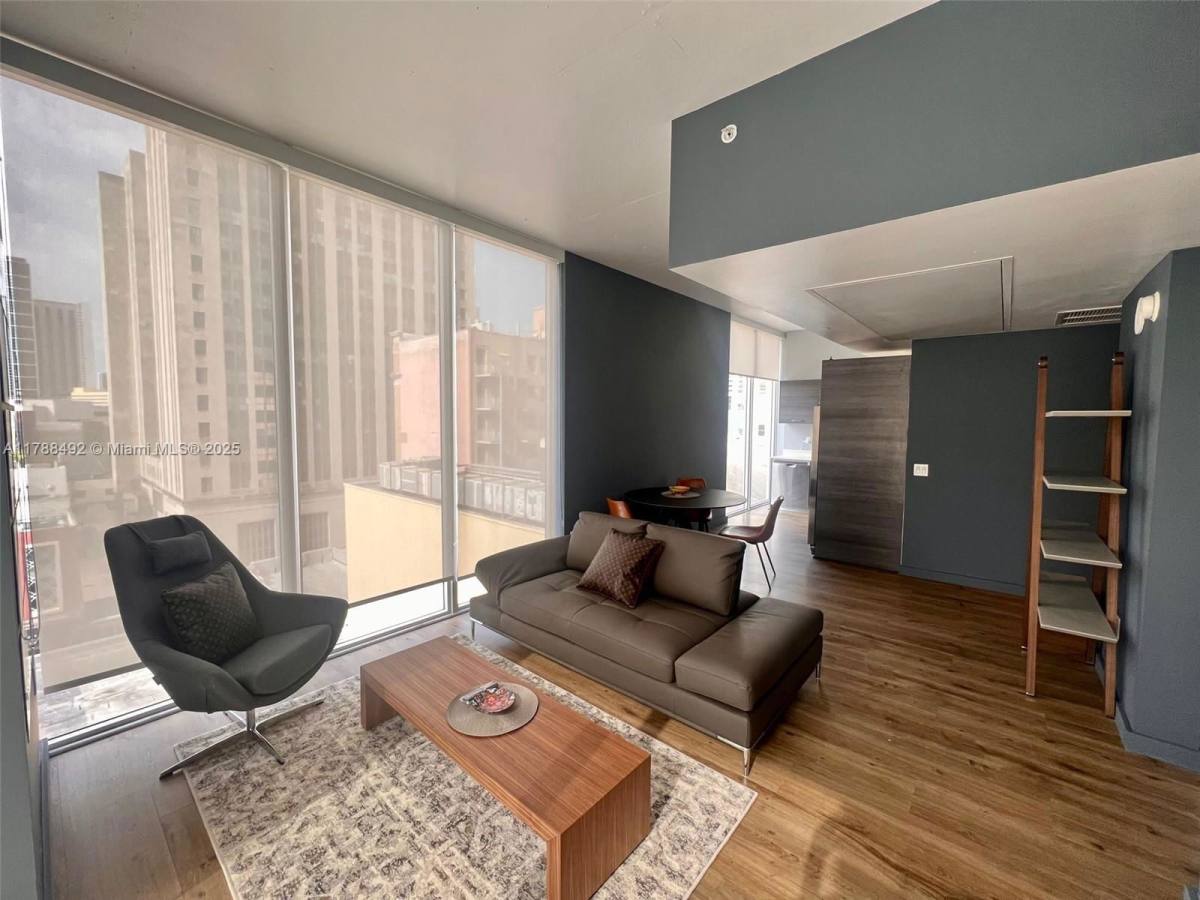 Apartment for rent at 151 SE 1st St #810, Miami, FL 33131