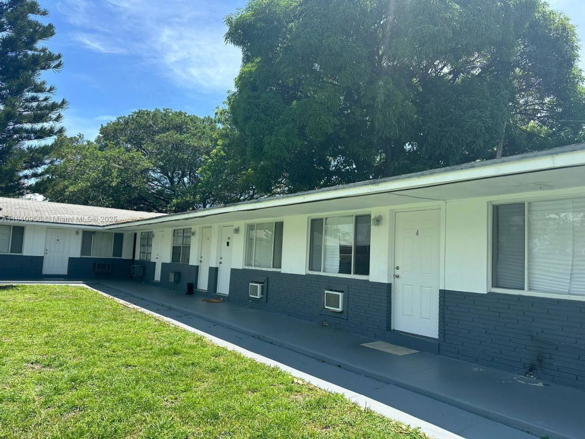 Apartment for rent at 325 NE 2nd St #1, Hallandale, FL 33009