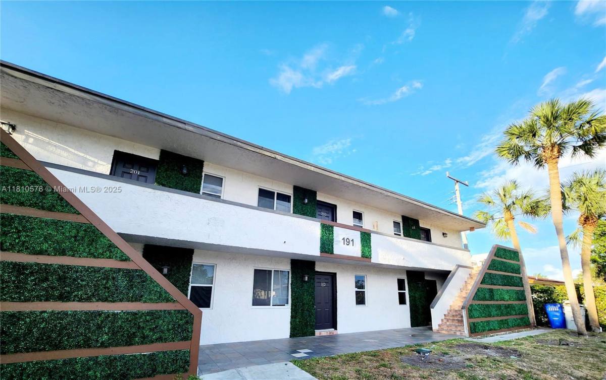 Apartment for rent at 191 SW 15th St #103, Pompano Beach, FL 33060