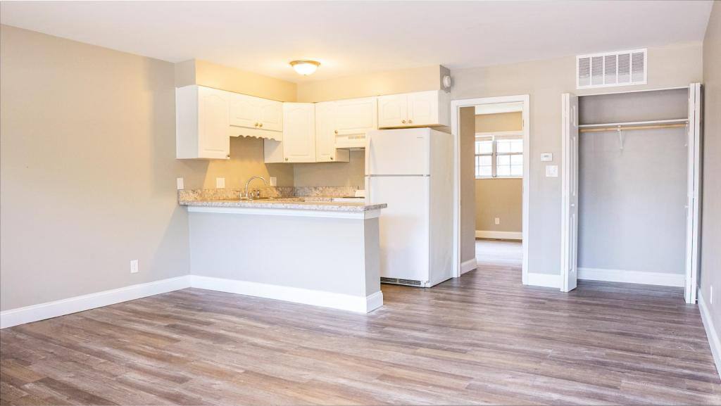 Apartment for rent at 2425 N Park Dr W, Henderson, KY 42420