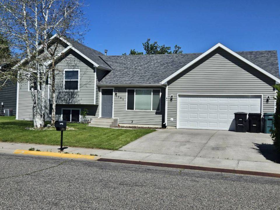 House for rent at 1721 Country Manor Blvd, Billings, MT 59102