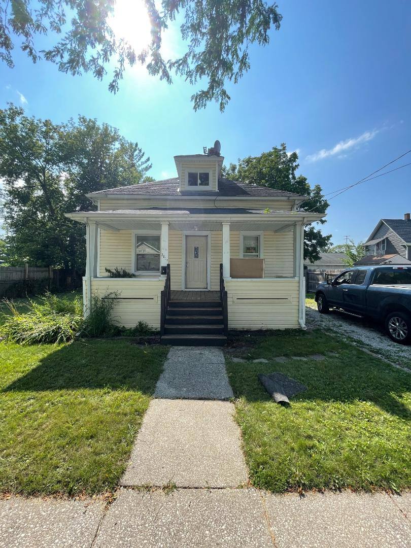 House for rent at 2021 Benjamin St, Saginaw, MI 48602