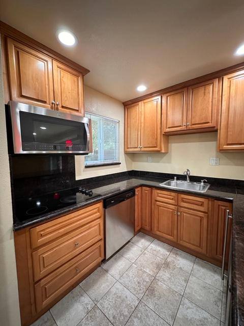 Apartment for rent at 1022 E 4th Ave #4, San Mateo, CA 94401