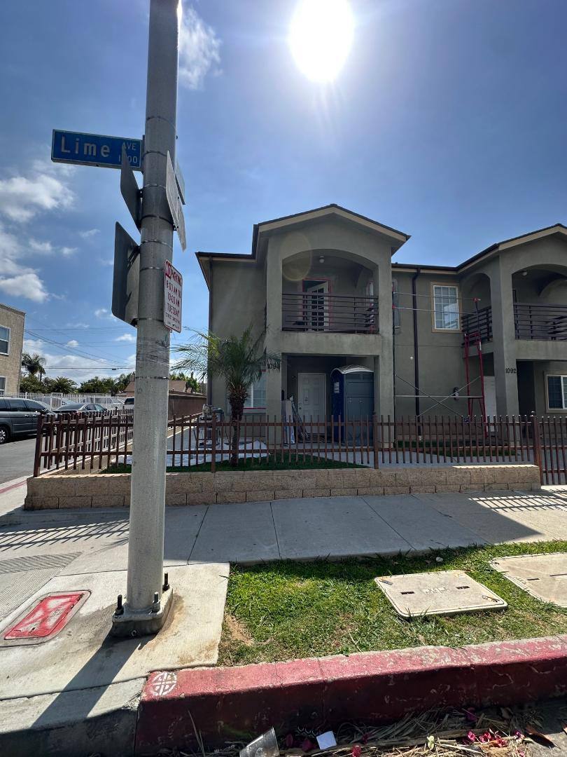 Townhouse for rent at 1094 Lime Ave, Long Beach, CA 90813