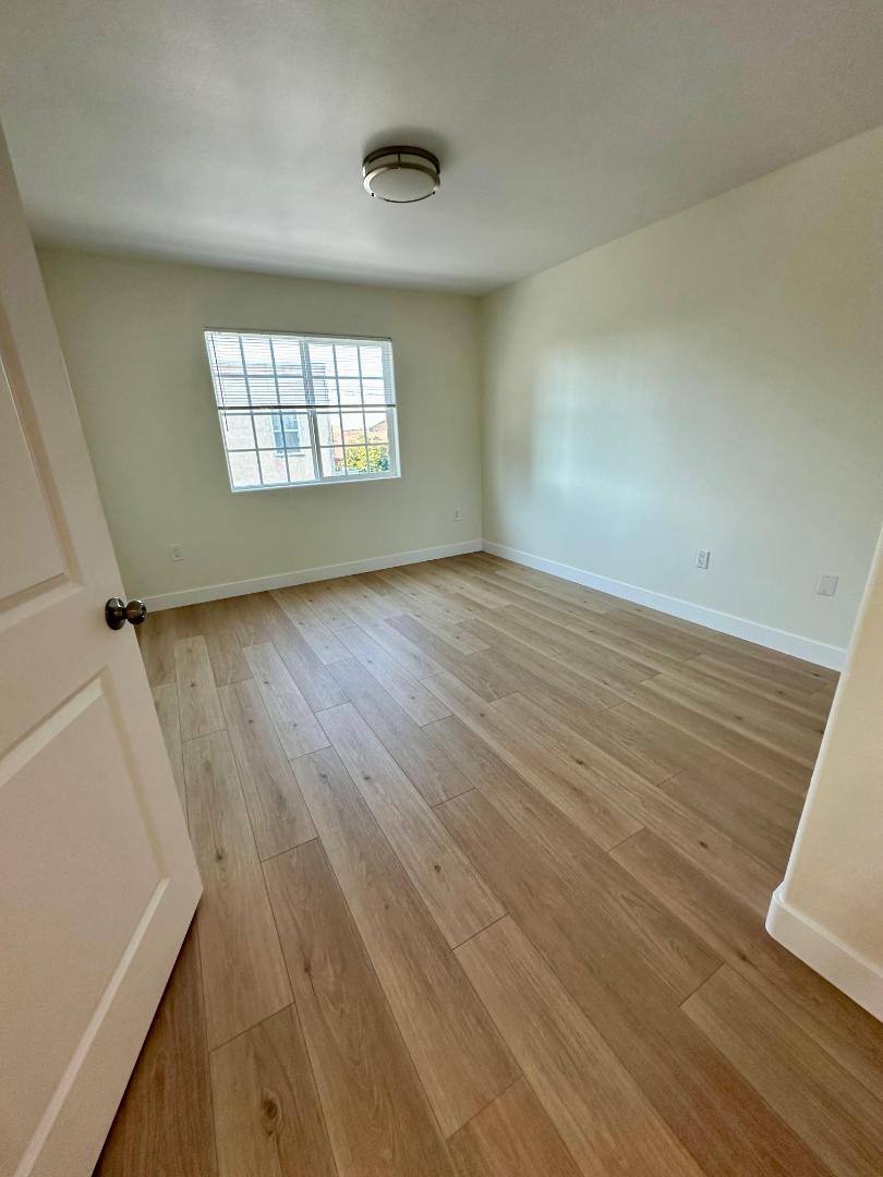 Townhouse for rent at 1094 Lime Ave, Long Beach, CA 90813