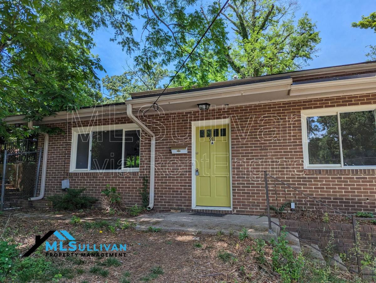 Apartment for rent at 911 Fiske St, Durham, NC 27703