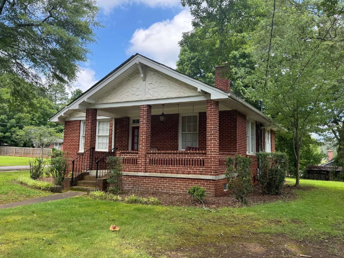 House for rent at 22 B Ave, Gainesville, GA 30504