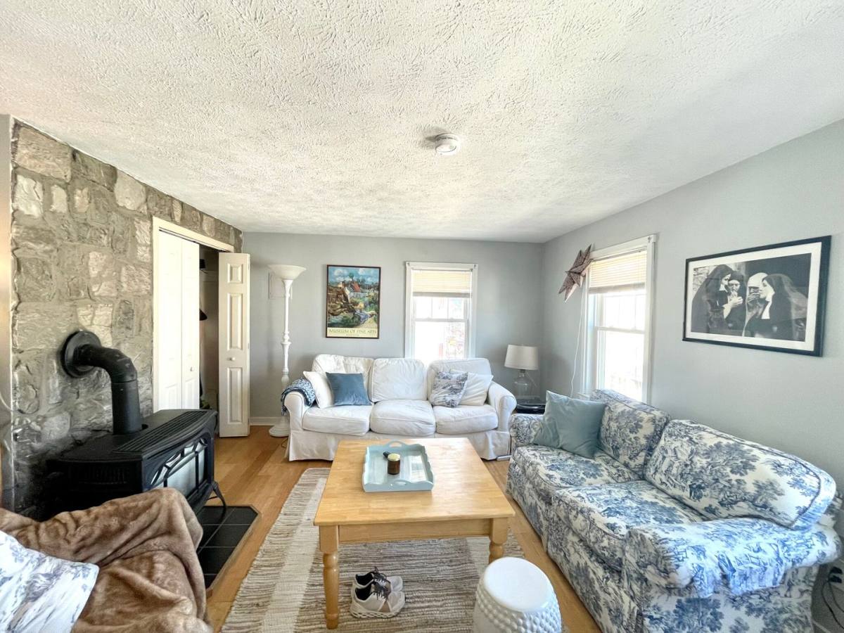 House for rent at 529 E 3rd St #3F, South Boston, MA 02127