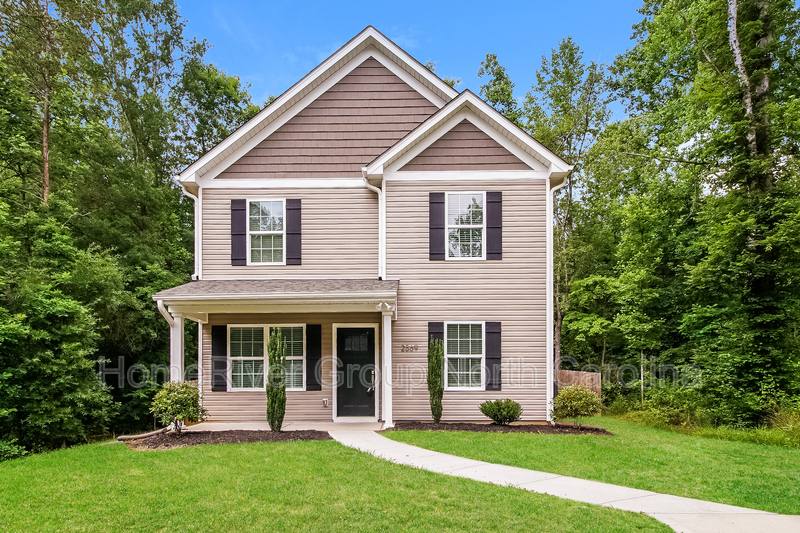 House for rent at 2569 33rd Ave NE, Hickory, NC 28601