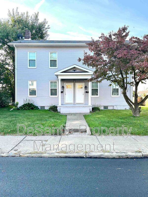 Apartment for rent at 383 Jefferson St, Rochester, PA 15074