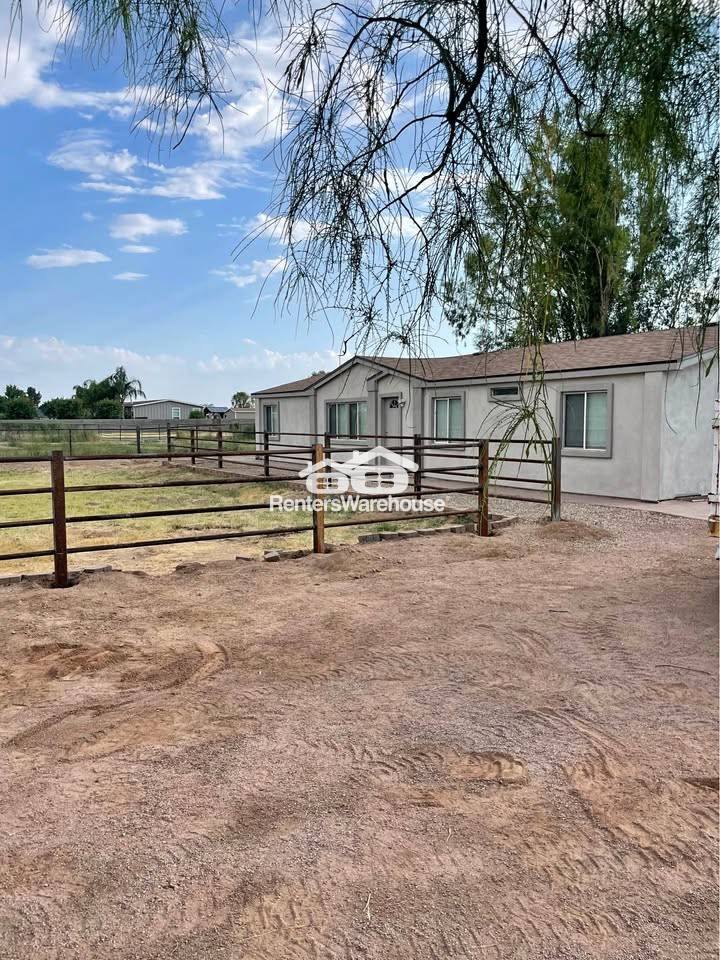 House for rent at 39942 N Kennedy Dr, San Tan Valley, AZ 85140