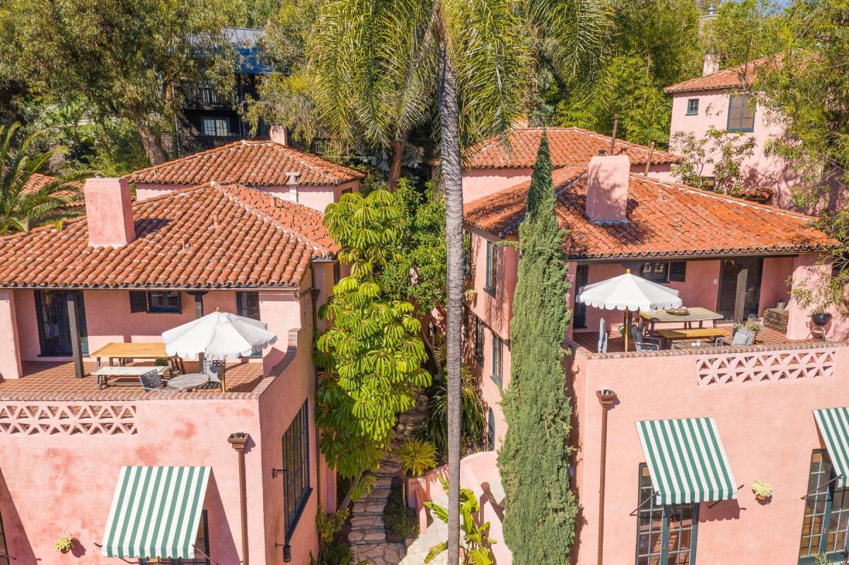 Apartment for rent at 1901 1 2 Orchid Ave, Los Angeles, CA 90028