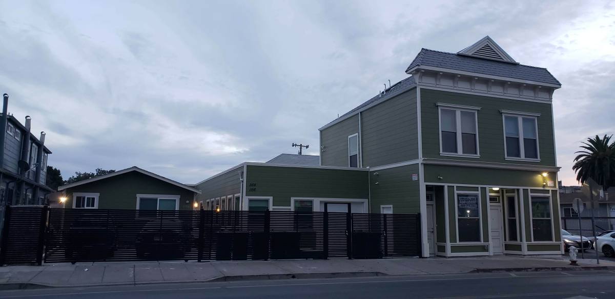 Townhouse for rent at 1160 98th Ave N A, Oakland, CA 94603