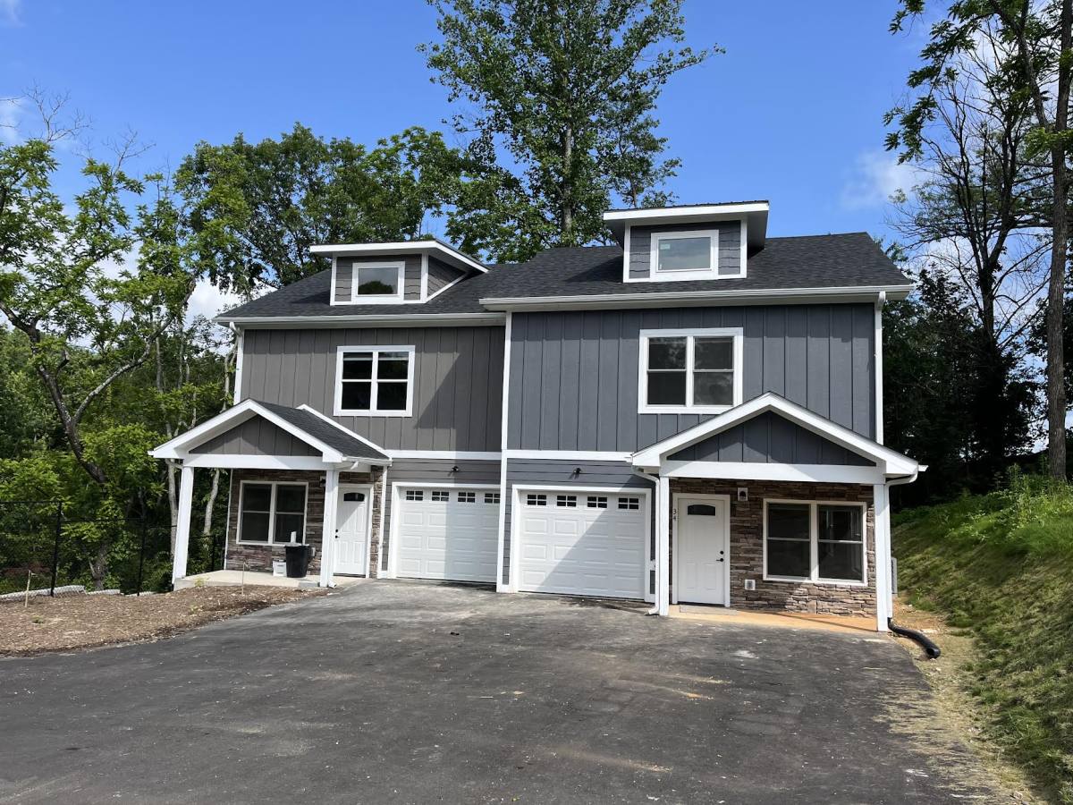 Townhouse for rent at 34 Dominic Lane, Hendersonville, NC 28739