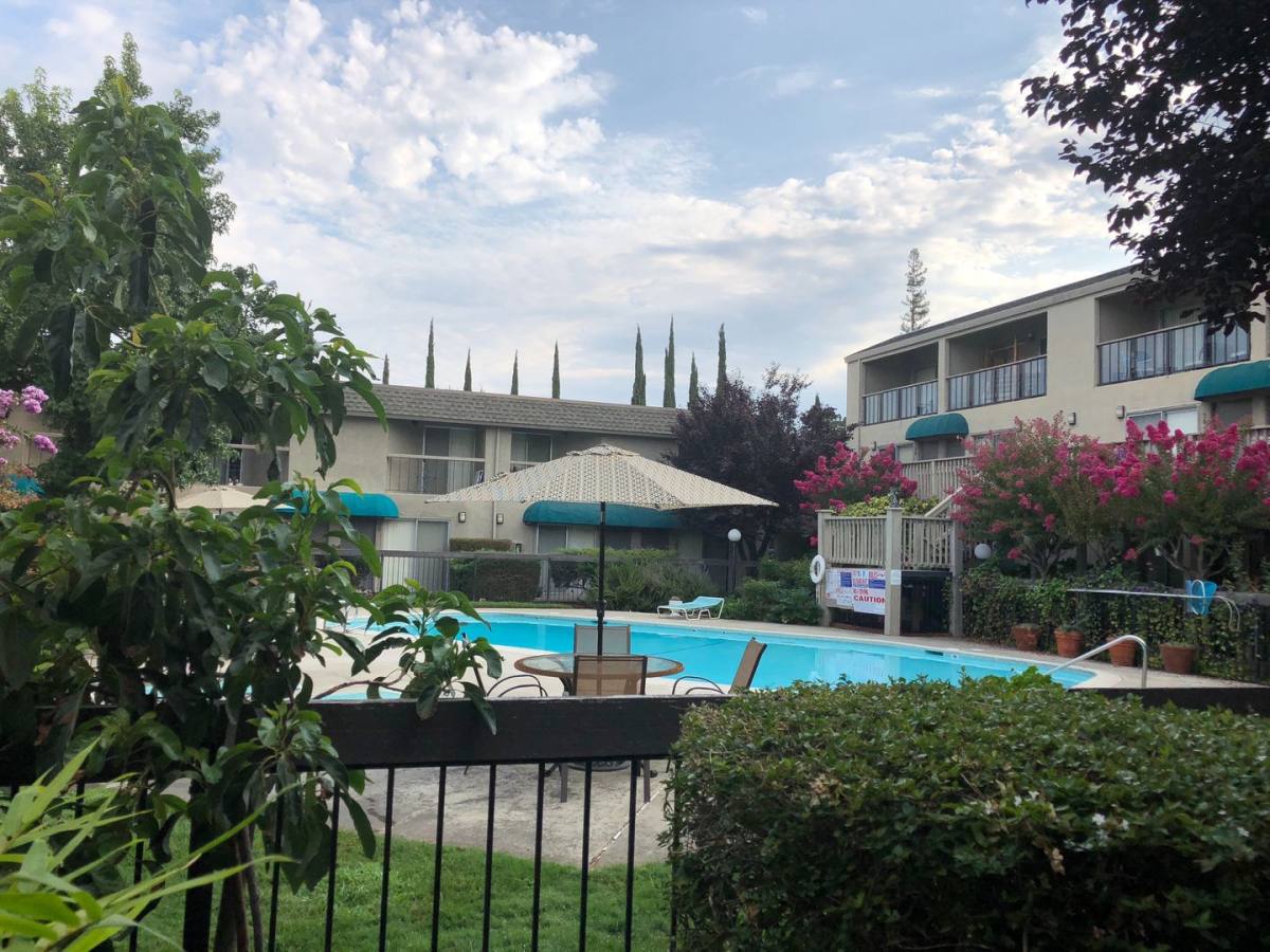 Townhouse for rent at 2511 Northrop Ave, Sacramento, CA 95825