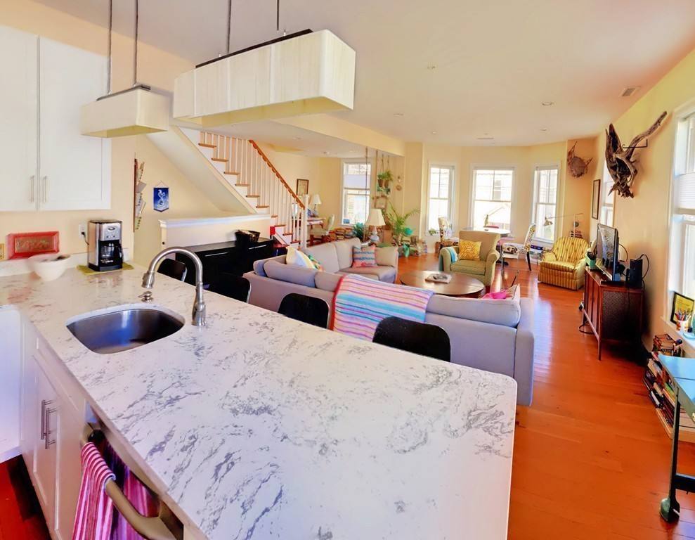 Condo for rent at 272 Lamartine St #2, Jamaica Plain, MA 02130