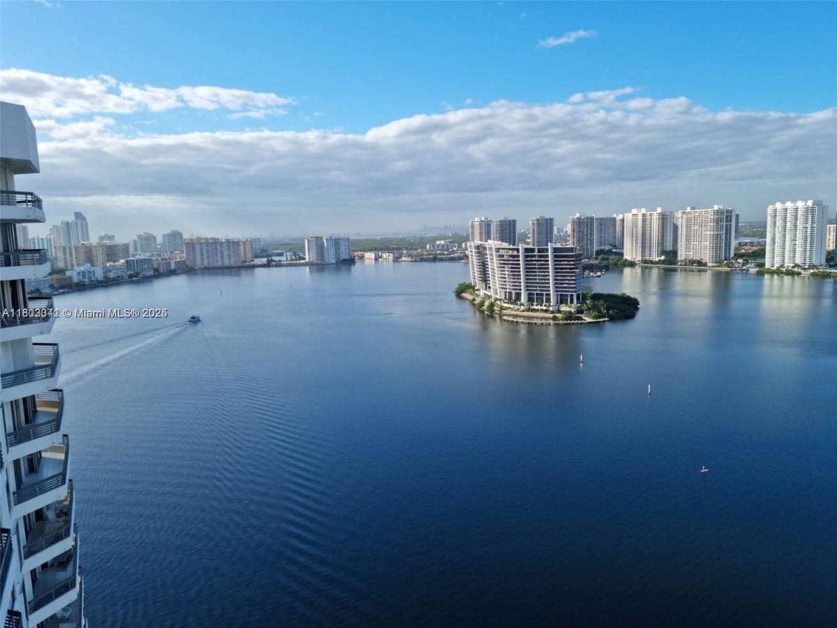 House for rent at 19101 NE 36th Place #2804, Miami, FL 33180
