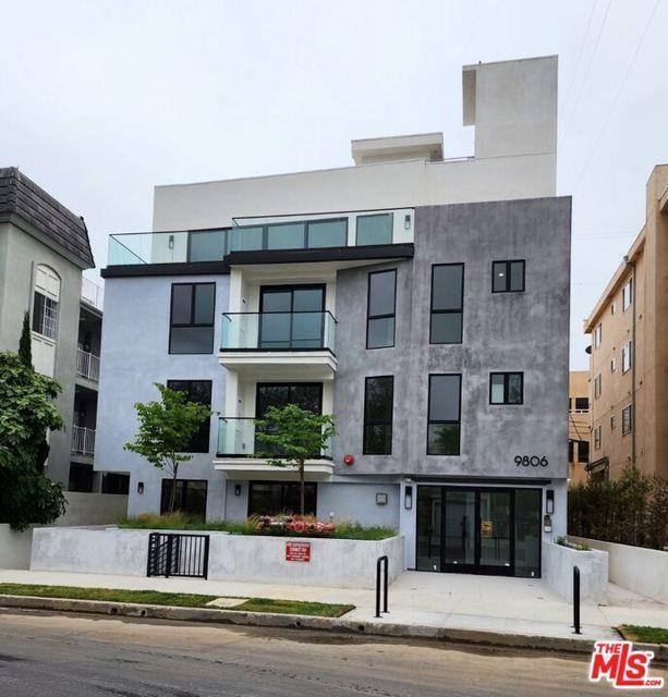 Apartment for rent at 9806 Vidor Dr #201, Los Angeles, CA 90035