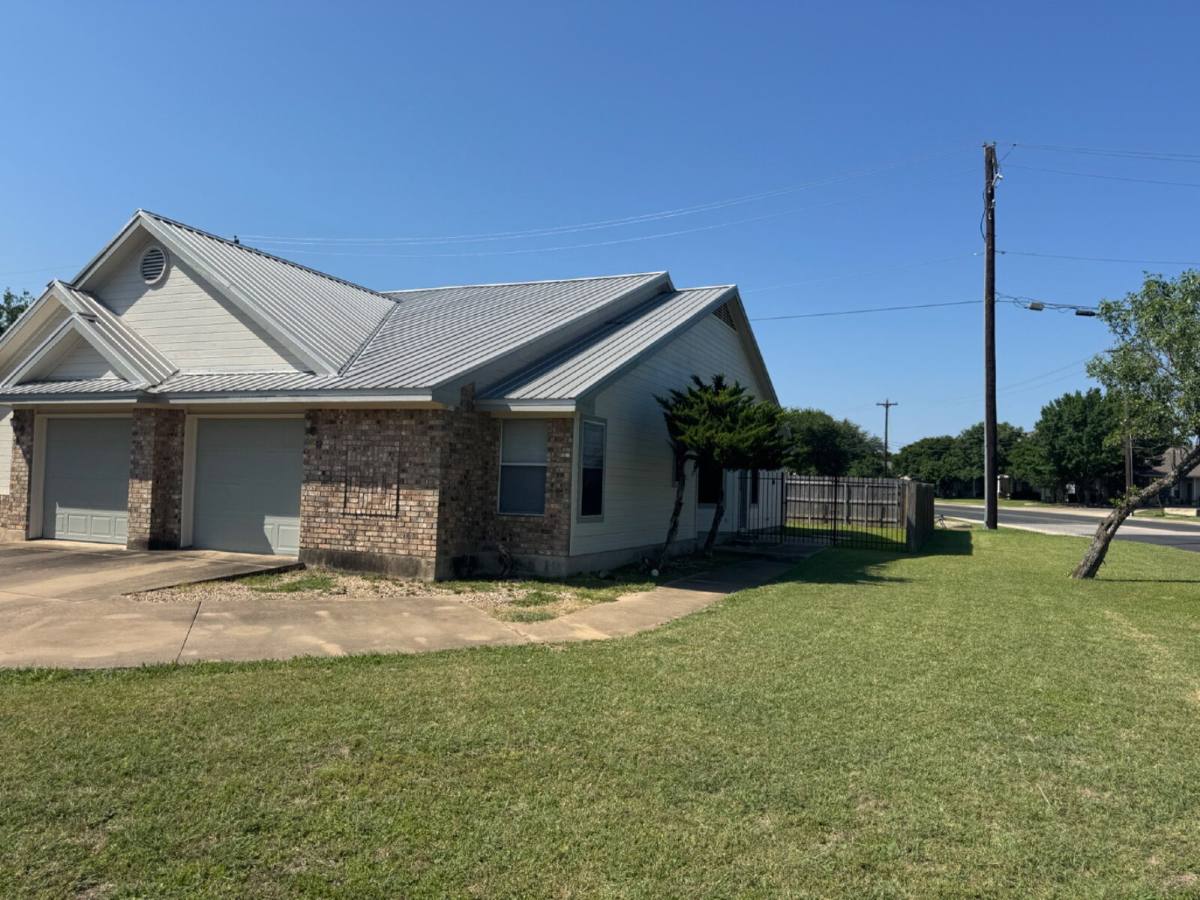 Townhouse for rent at 2914 Whisper Oaks Lane #B, Georgetown, TX 78628